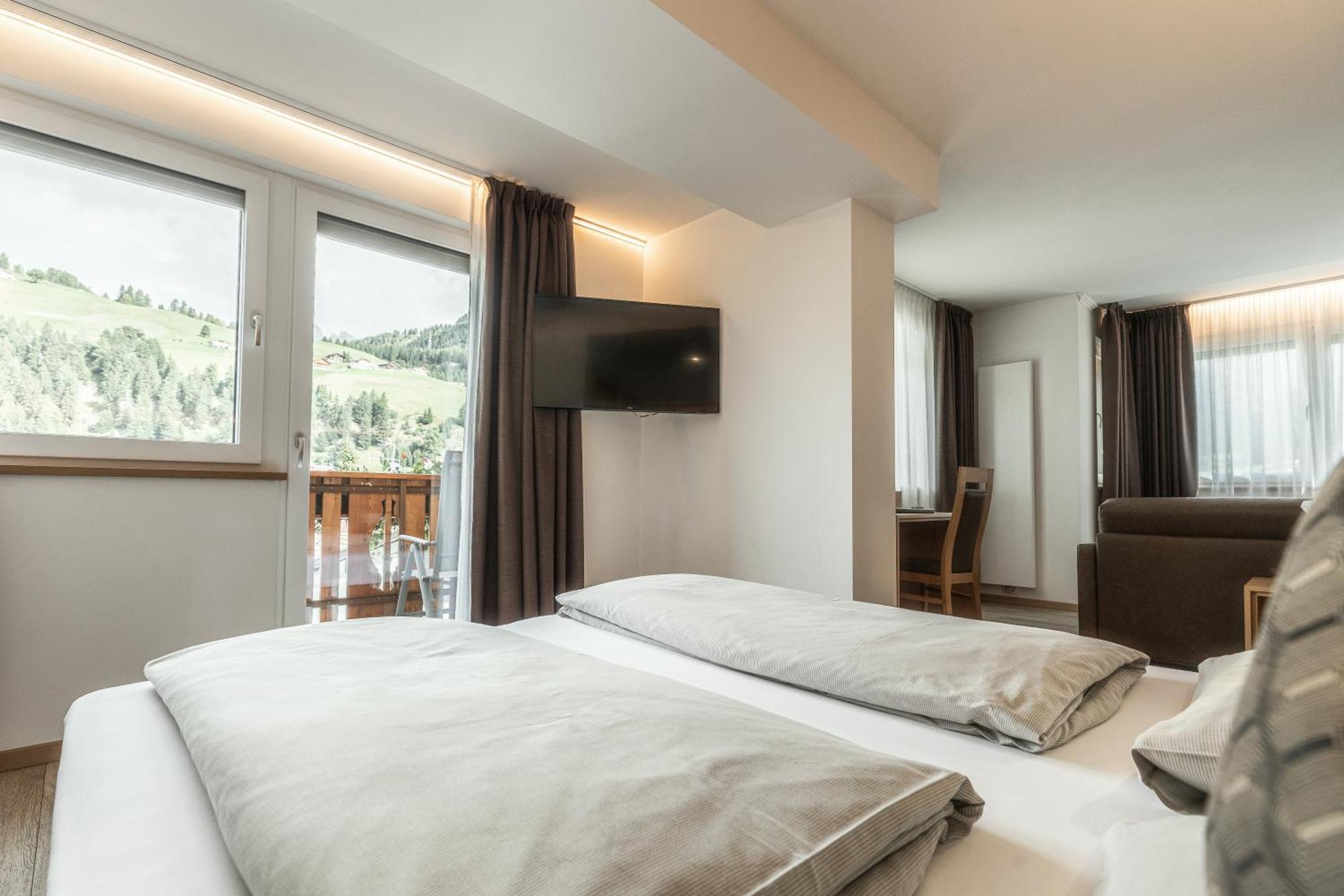 Hotel La Pineta Selva di Val Gardena Pokoj fotografie