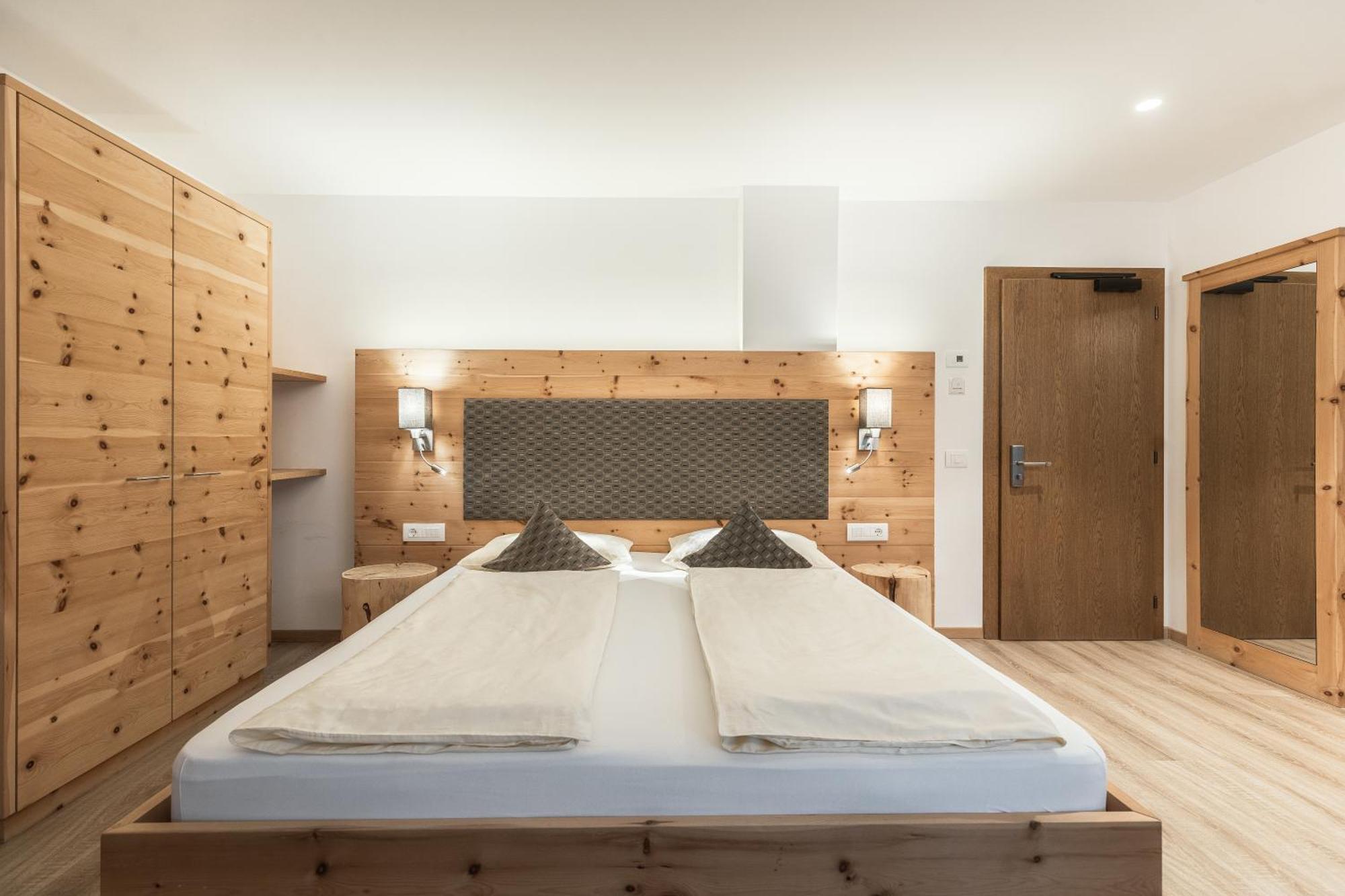 Hotel La Pineta Selva di Val Gardena Pokoj fotografie