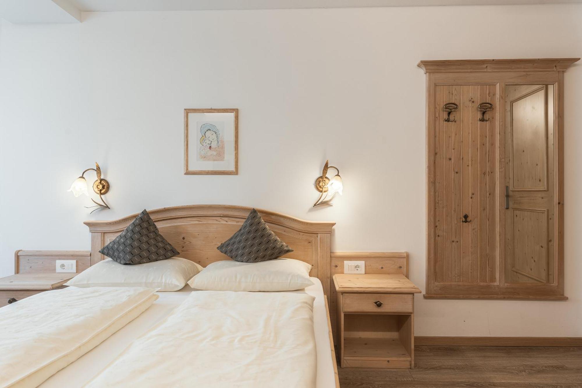 Hotel La Pineta Selva di Val Gardena Pokoj fotografie