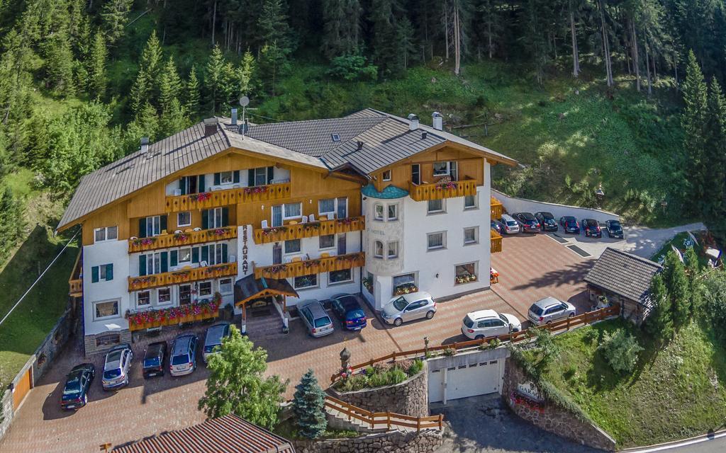 Hotel La Pineta Selva di Val Gardena Exteriér fotografie
